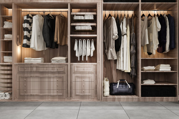 Como Organizar o Guarda-Roupas | Praticidade e Estilo